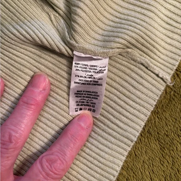 Ardene Ribbed Knit Shrug in light Sage Green - Picture 6 of 12